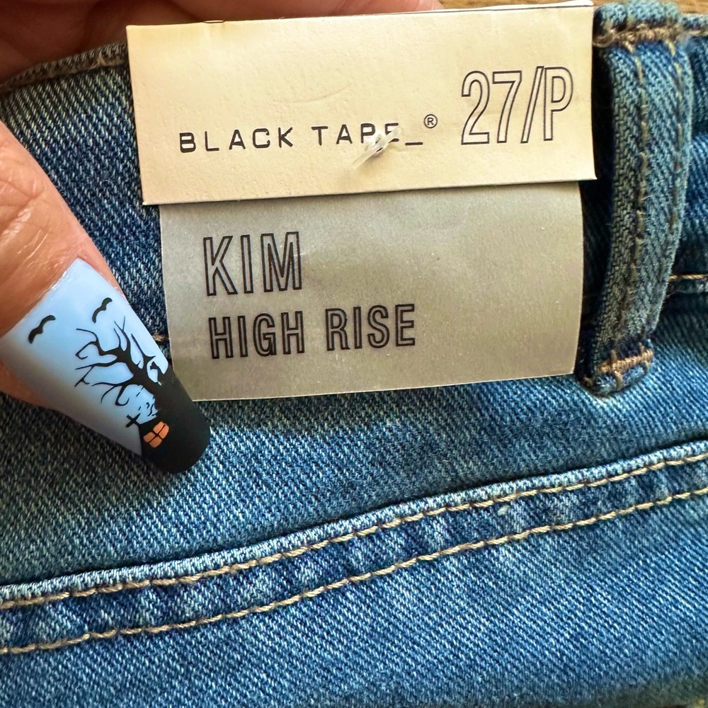 NWT MACYS BLACK TAPE JEANS SIZE 27P & CROP TOP-SO CUTE!! - Picture 3 of 7